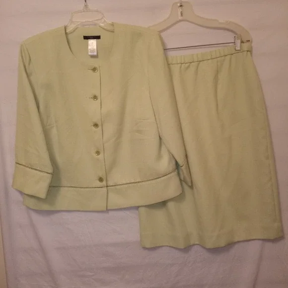 Henry Lee Petites 14P Skirt Suit Lime Green 3/4 Sleeve‎ Vintage
