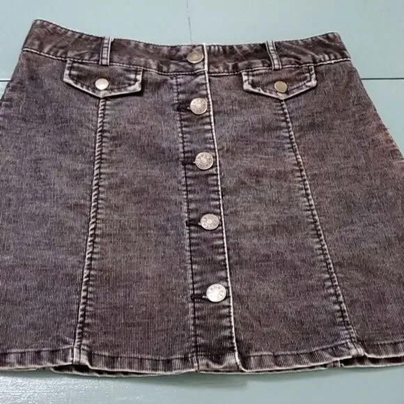 BDG, faded black‎ mini skirt, size 8. Adorable little skirt.