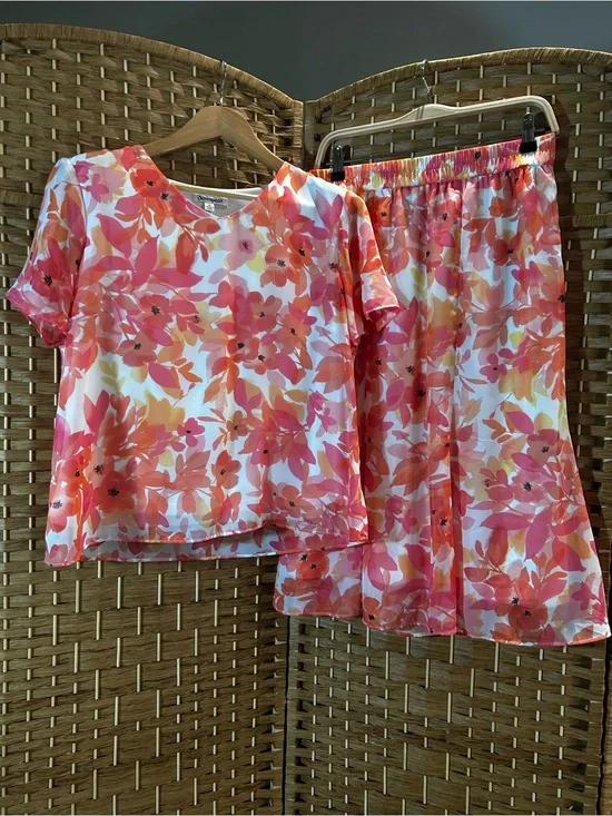 Floral Chiffon 2 Piece Skirt Set NWOT Lined Elastic Waist Matching Medium