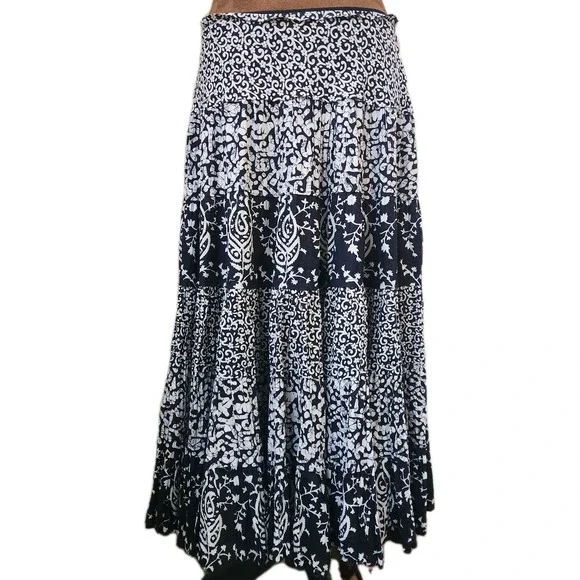 Rampage Circle Skirt‎ Size 7 Low Rise Bohemian Black White Midi Festival Summer