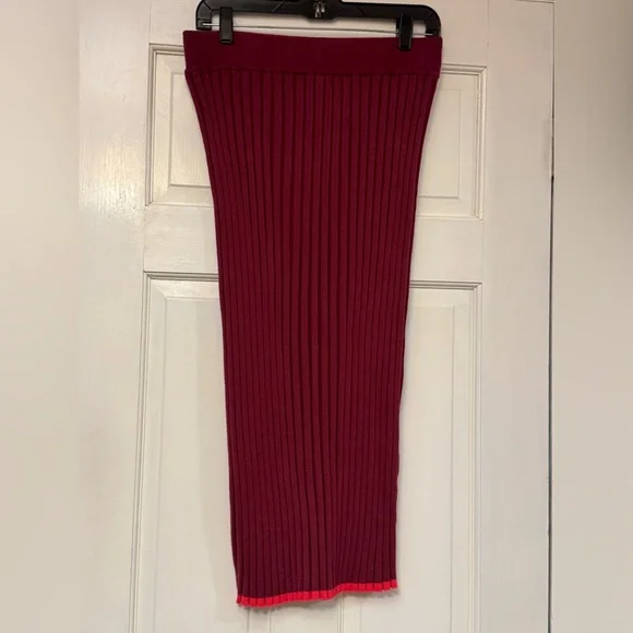 Elegant Burgundy Knit Skirt‎