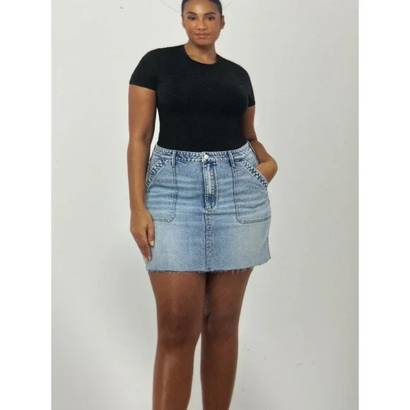 Edited Remi Bader Utility Denim Mini Skirt Women‎ 28W Light Wash Raw Hem Curvy