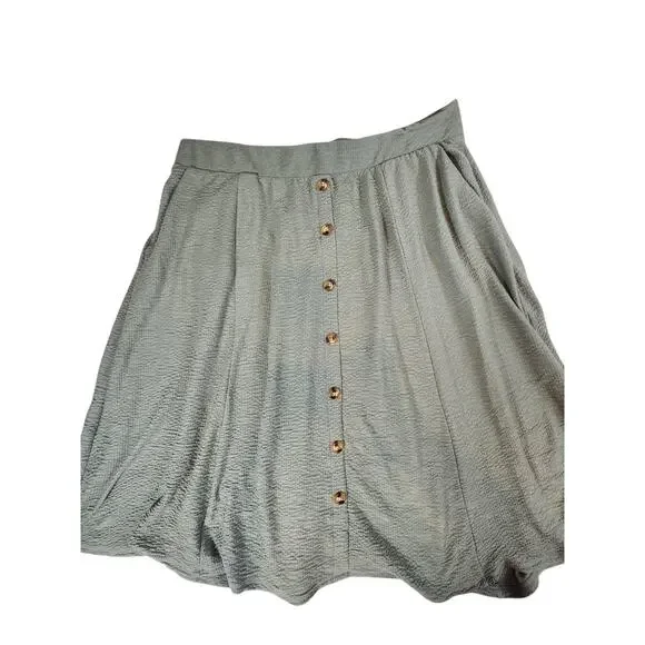 Torrid Size 2 Sage Green‎ Textured faux Button Front Skater Skirt pockets