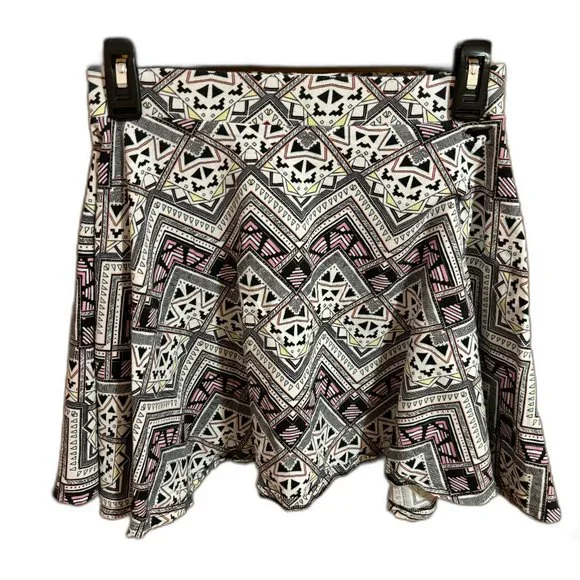 Pink Victoria Secret Geometric Print Circle Skirt Size Small‎