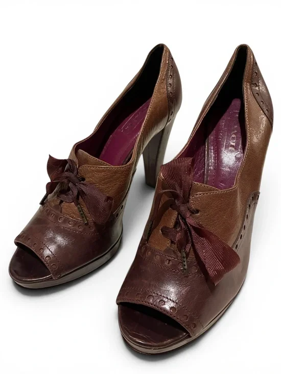 Vintage Coach Claudine leather peep toe lace front spectator heels. 7.5