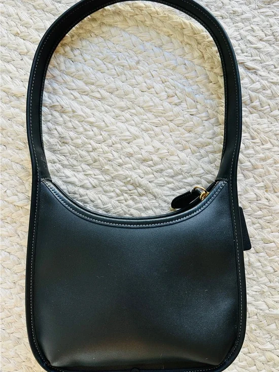 COACH The COACH Originals Glovetanned Leather Curve Zip Bag