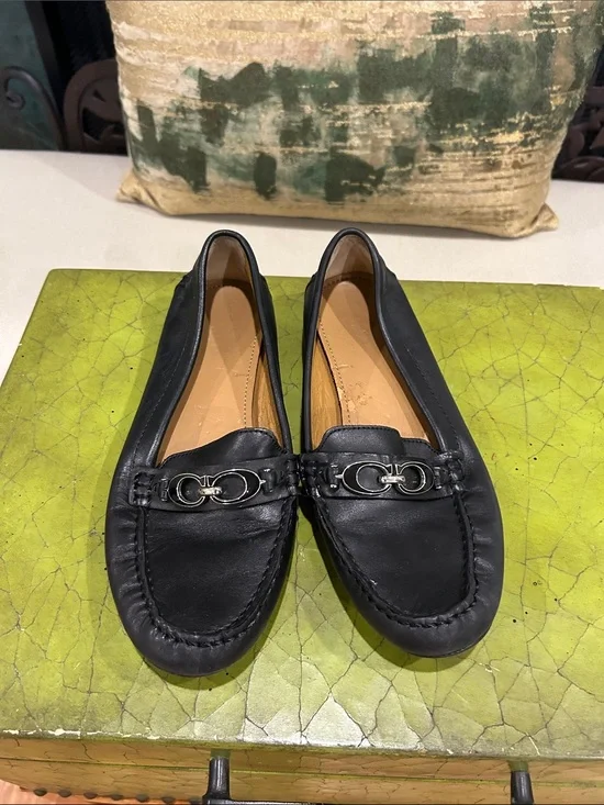 Coach - 8.5B Black Leather Women's Moccasin Loafers with Silver Bit Detail
