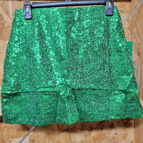 Tipsy Elves NWT Green Sequin Mini Skirt Womans Sizes Small‎ & 1X