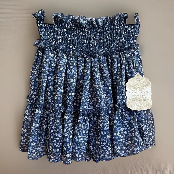 NWT Altar'd State Blue Floral Smocked Tiered Mini Skirt Size X-Small Boho Flawed