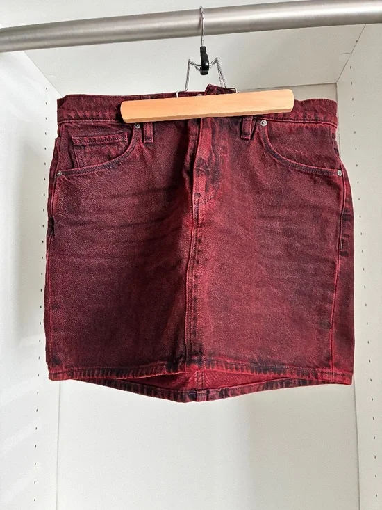 Hudson Viper Mini Denim Skirt Oxblood Acid Wash Size 27