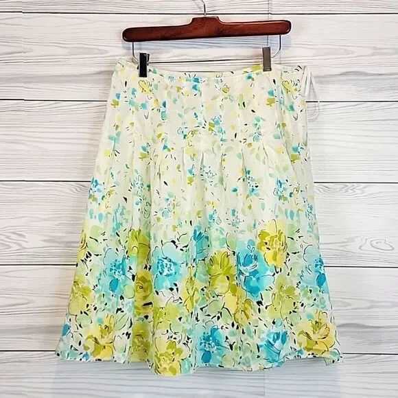 Nine West floral print mini skirt with pleats Women's Size 10