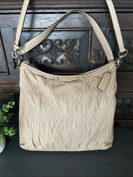 Beautiful Quilted Cream Leather Shoulder Bag