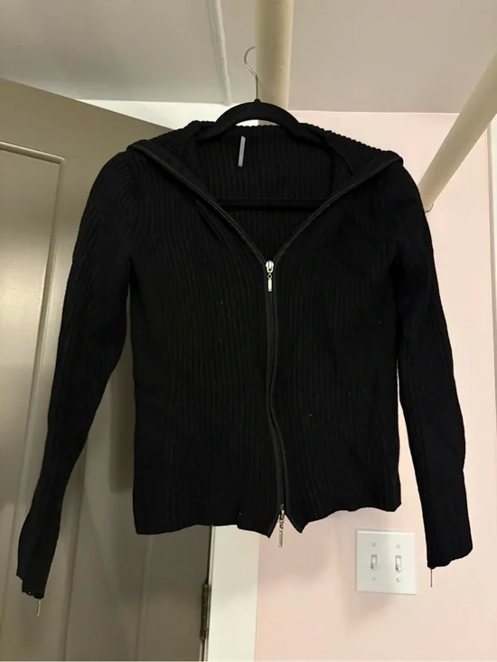 Elie Tahari Black Ribbed Zip-Up Hoodie Sweater