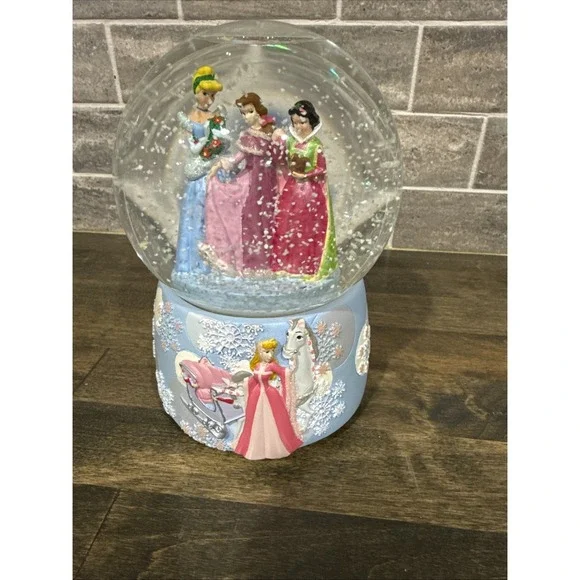 Enesco Disney Princess Musical Snow Globe Plays 