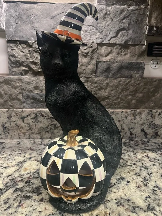 MacKenzie-Childs Happy Jack Cat. 15” tall. Illuminated. Like new!