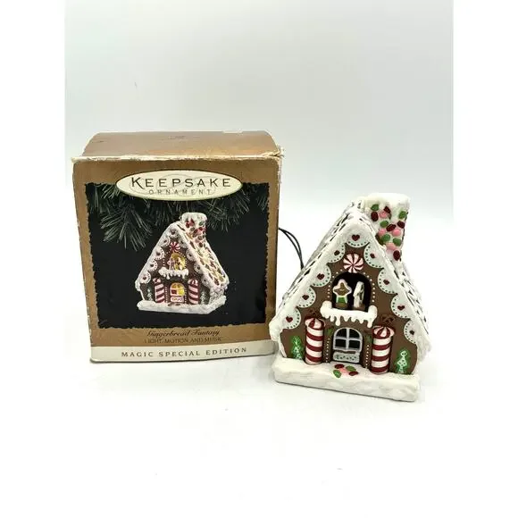 Hallmark Gingerbread Fantasy Magic Ornament Light Motion Music Untested