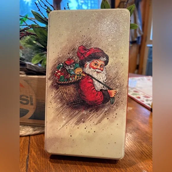 vintage 1986 Potpourri Press Santa Claus Christmas tin