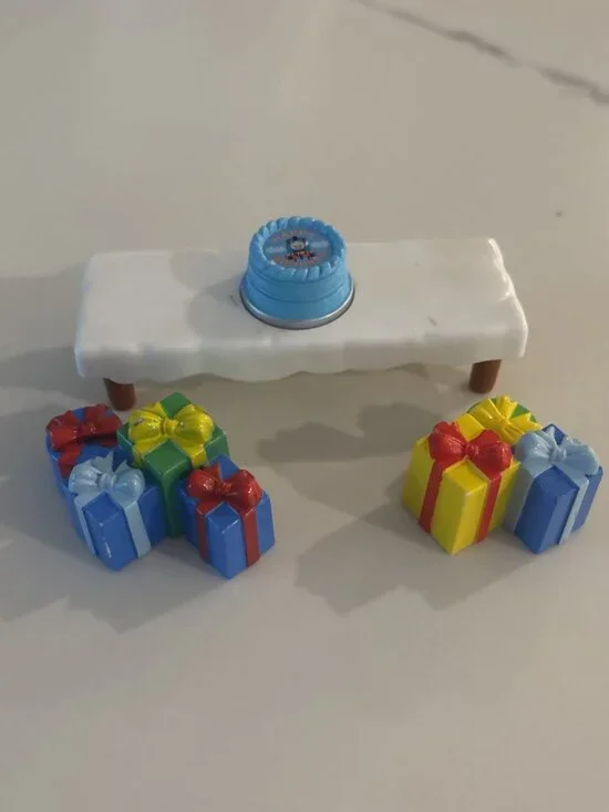 Thomas The Train Happy Birthday Train Set Cake Table Gifts Toy Miniature Rare