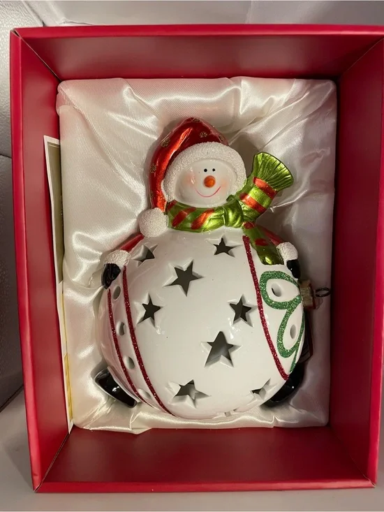 Christmas decoration lights up new tag boxed