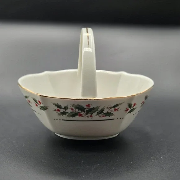 Christmas Holly‎ Fine Porcelain Handled Holiday Basket With Gold Accents Japan