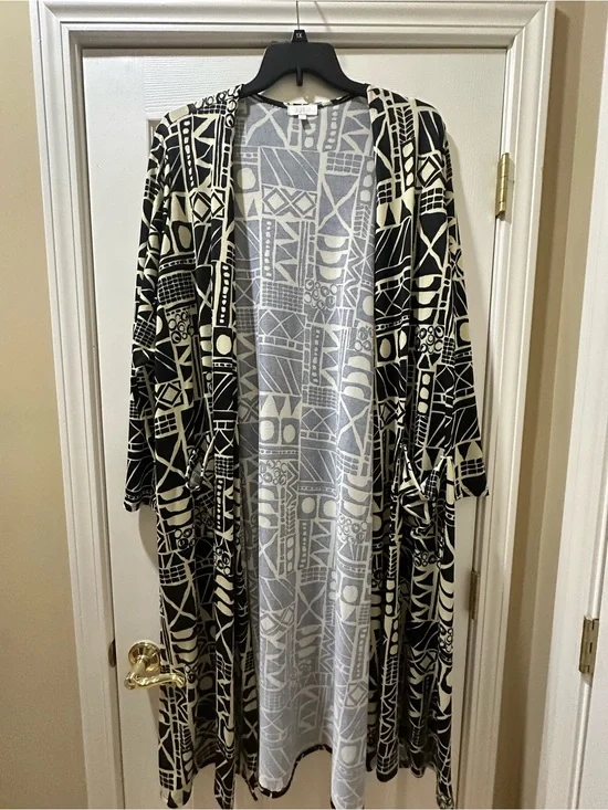 LuLaRoe Black and Cream Geometric Cardigan XL