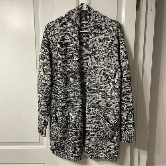 Sweet Rain Black & Ivory Marled Long Cardigan Sweater with pockets. Size Medium