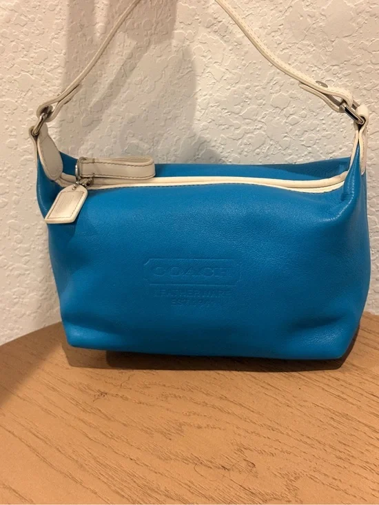 COACH Turquoise Leather Shoulder Bag with white Trim