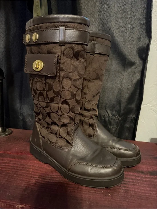 Coach boots