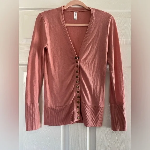 Zenana Outfitters Cardigan Sweater Women’s S Pink Button Up Knit top Long Sleeve