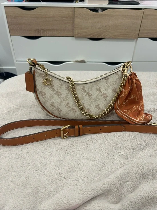 RARE Coach Mira Bag. Horse & Carriage Print. Gold Hardware.