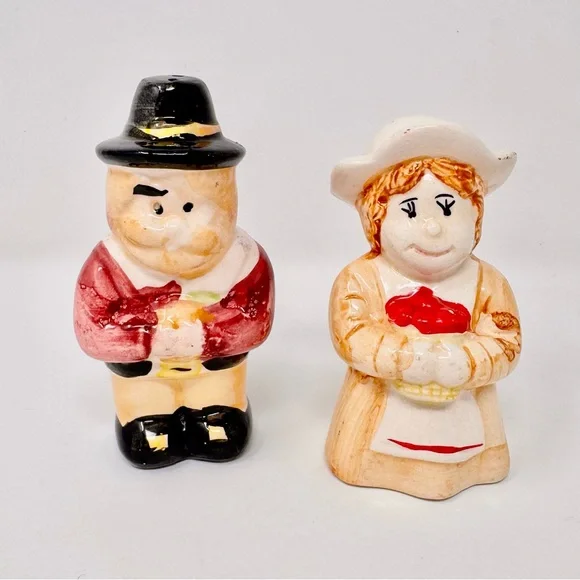 Vintage Pilgrim Couple Thanksgiving Salt & Pepper Shakers Holiday Table Décor