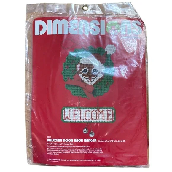 Dimensions Christmas Welcome Door Knob Hanger Needlepoint Plastic Kit 9033