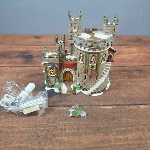 Department 56 Heathmoor Castle Dickens Village OS Brown Good 1999 Porcelain