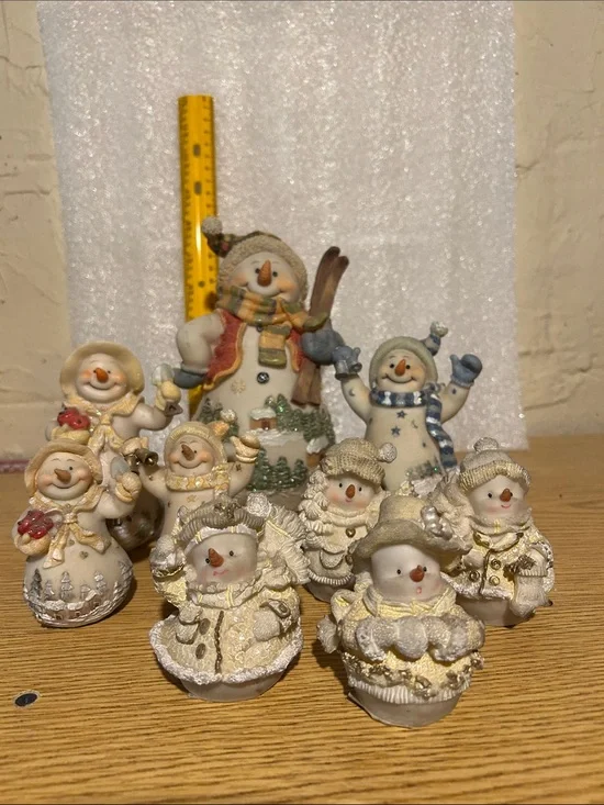 Holiday Snowman Figurine Set - White and Cream Decorative Collection