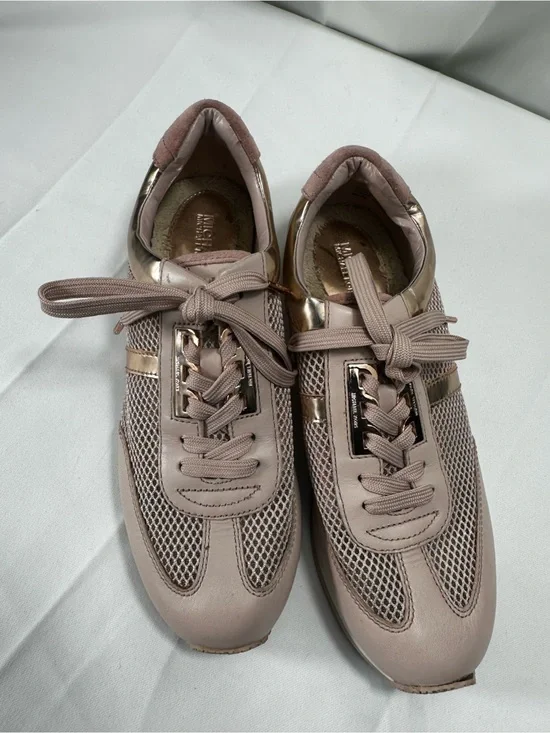 Sh7. Michael Kors Blush Pink Mesh & Metallic Accent Sneakers