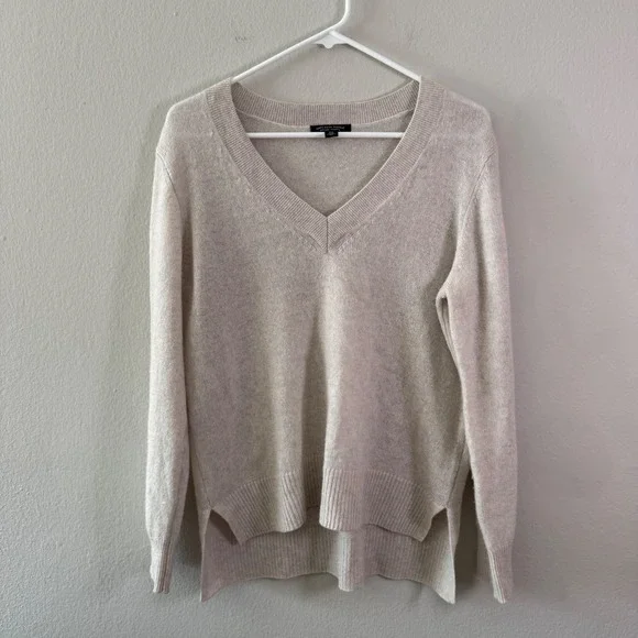 Saks Fifth Avenue Cashmere Sweater‎ Womens Small Oatmeal V-Neck High-Low Hem