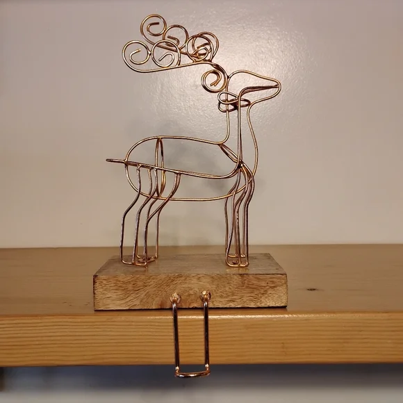 Crate & Barrel Copper Tone Wire Deer on Wood Christmas Mantle Stocking Hanger‎