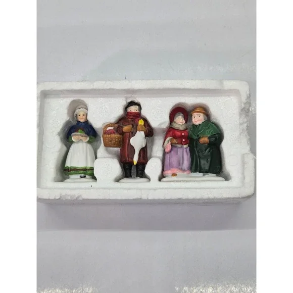 Dept 56 Village Figures Set of 4 Carolers Snow‎ Scene Christmas Holiday