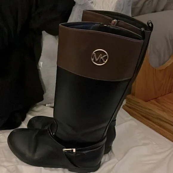 Michael Kors Emma two tone leather riding boots w/buckle/belt black sz 5