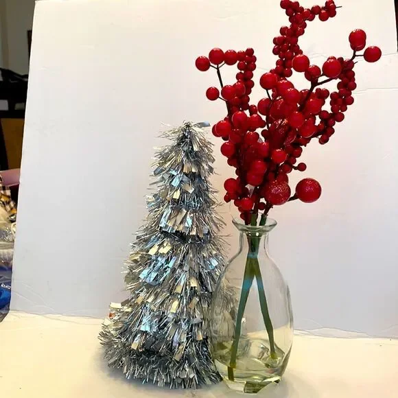 409B - CHRISTMAS WINTER RED BERRY FLORAL‎