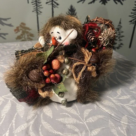 Woodland‎ Mountain Snowman Resin Figurine Tabletop Display
