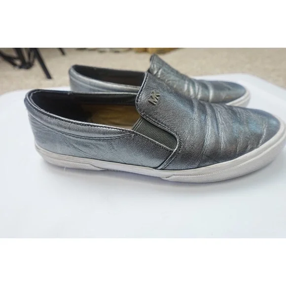 Michael Kors 8.5 M‎ Gray Silver Leather Loafer Flats Casual Slip Ons Metallic