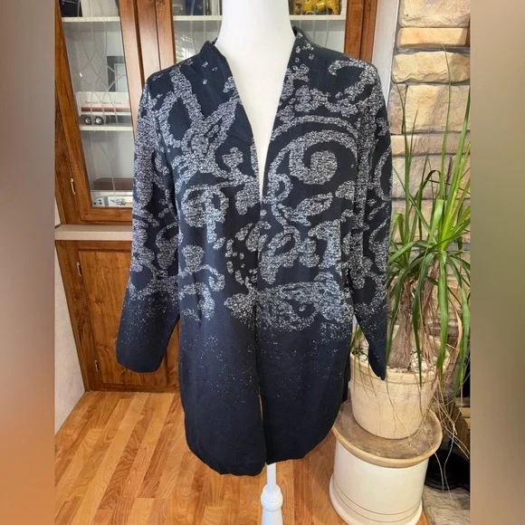 CHICOS SIZE 2 SIZE LARGE OPEN FRONT CARDIGAN W/ SPARKLY ABSTRACT PAISLEY DESIGN