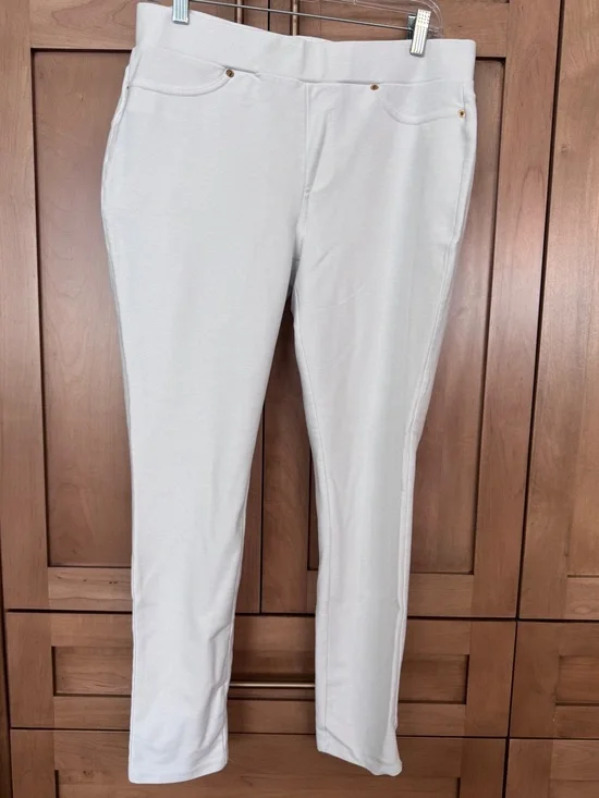 Michael Kors White pull up pants with Gold Detail