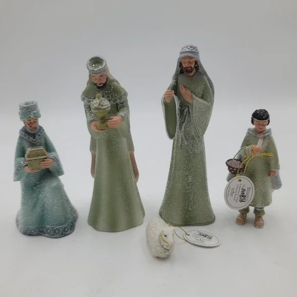 Thomas Kinkade Hawthorne Village Nativity Figures King Balthazar Melchior Set