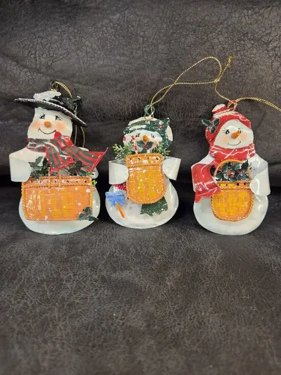 Vintage Painted Tin Snowman Christmas Ornaments Set 3 Baskets Folk Art Primitive