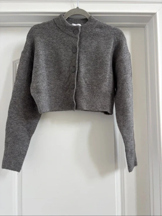Zara Cropped Button-Up Cardigan - Gray