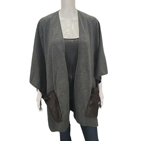 Joan Rivers Polar Fleece Ruana with Faux Fur Pockets One Size Plus Gray Topper