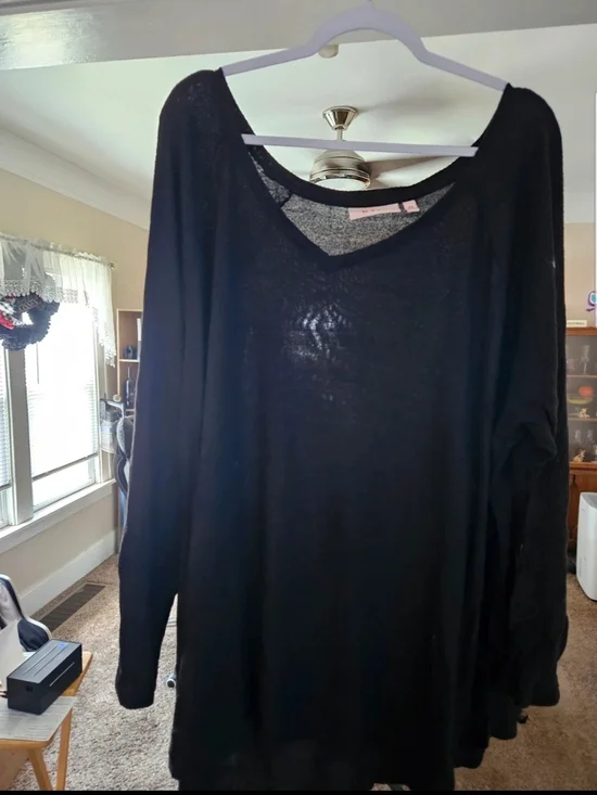 Evri sweater with a wide V-neckline 3XL