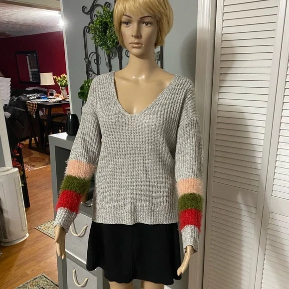 Ultra Flirt Sweater SZ MED‎